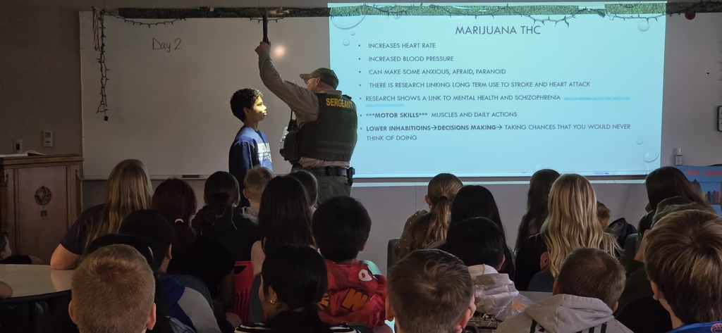 Chris Schveiger from the Fayette County Sheriff's Department came to speak to the  7th graders about the dangers off drugs and alcohol, as well as the importance of internet safety.