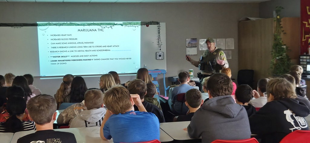 Chris Schveiger from the Fayette County Sheriff's Department came to speak to the  7th graders about the dangers off drugs and alcohol, as well as the importance of internet safety.