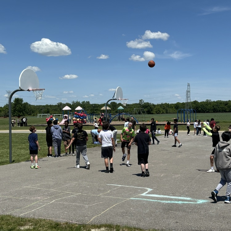 skids play basketball
