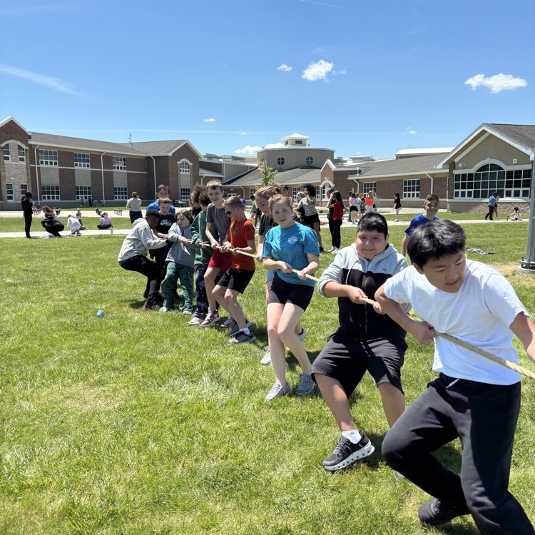 kids tug a war