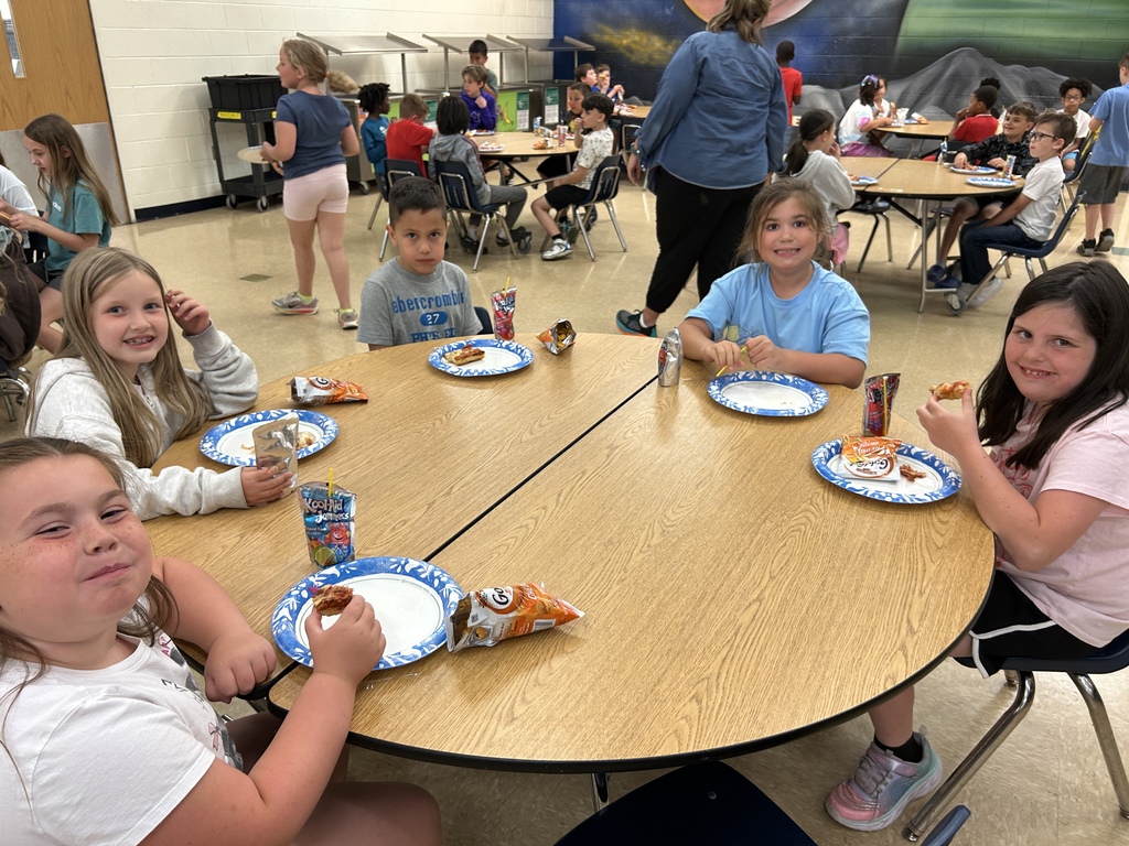 Students and pizza