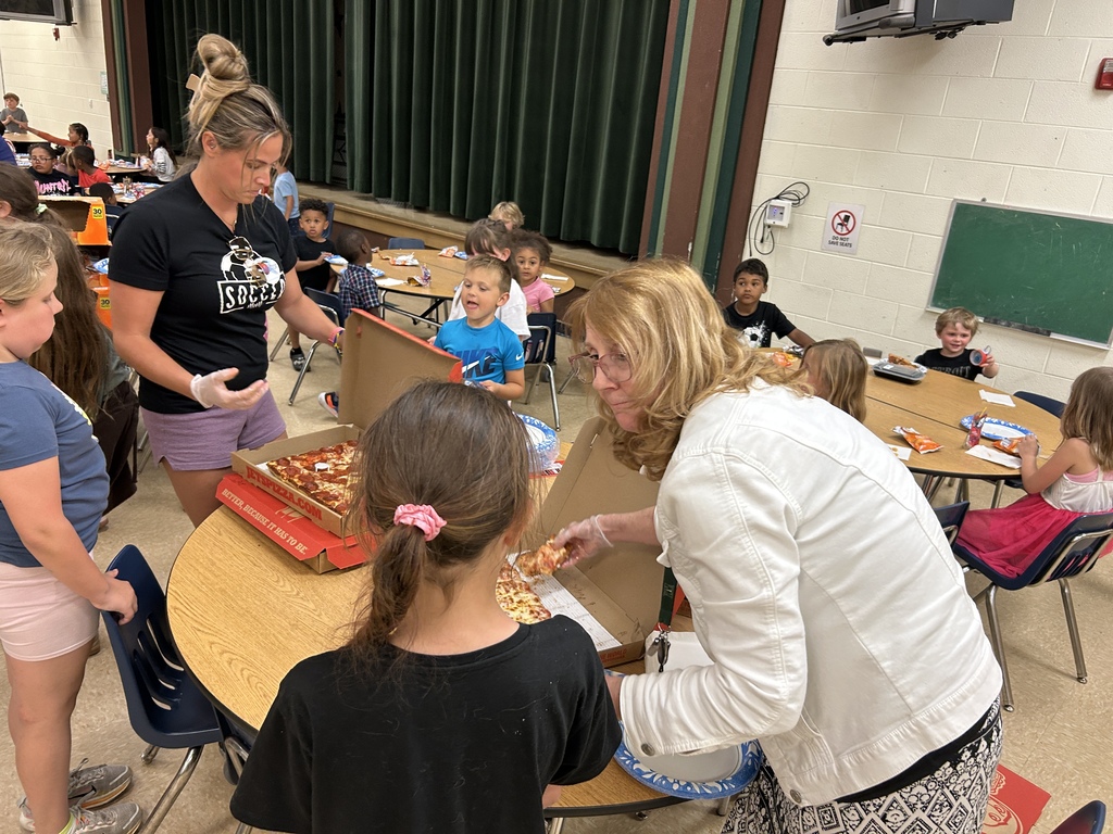 Students and pizza