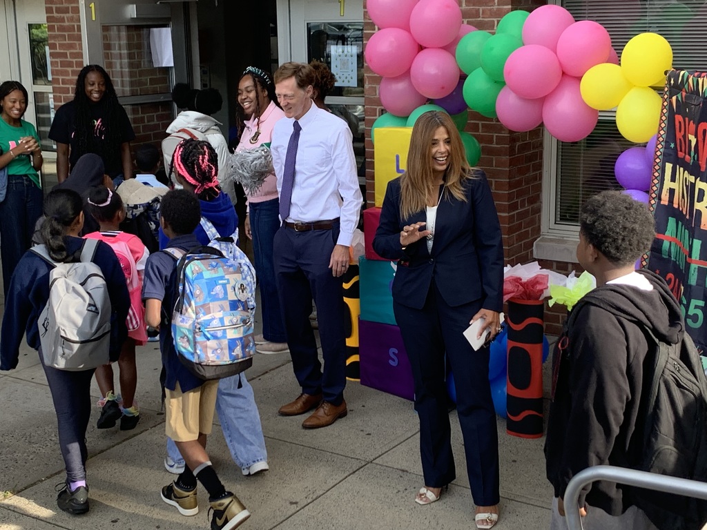 greeting more students