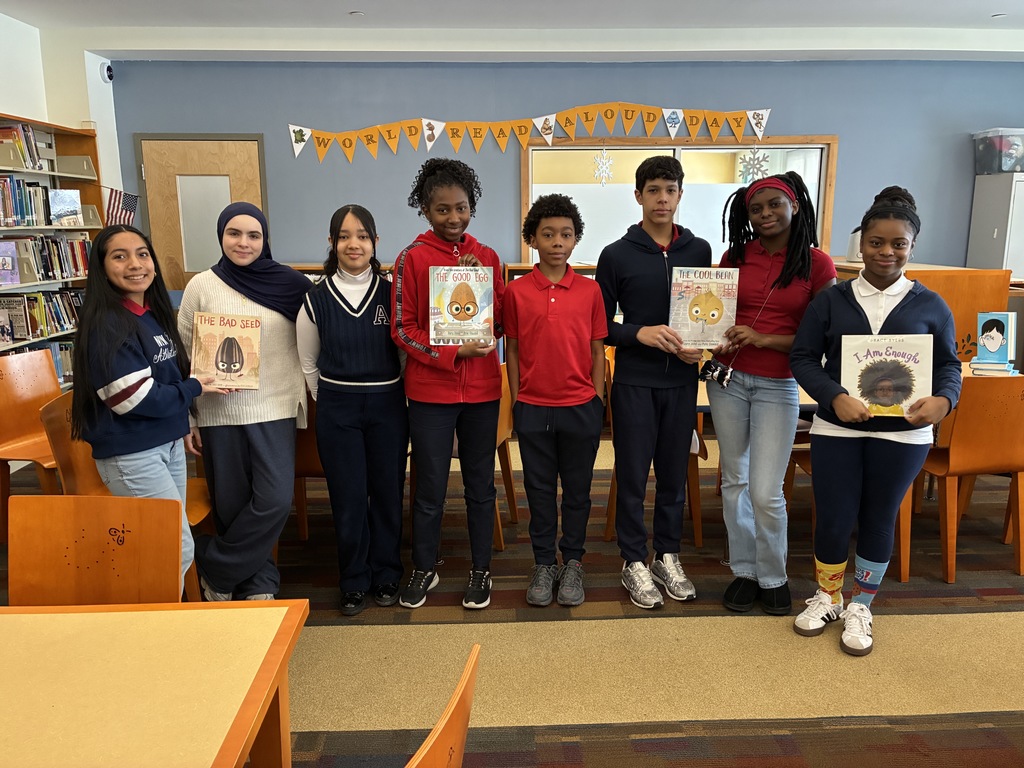 8th Grade Guest Readers!