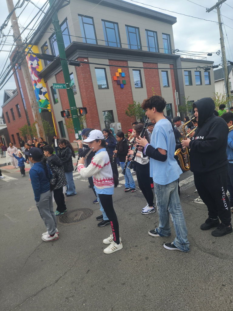 parade 8