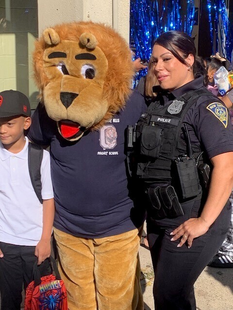 mascot 2