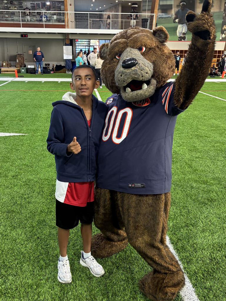 Elijah Miller at the Bears pic 1