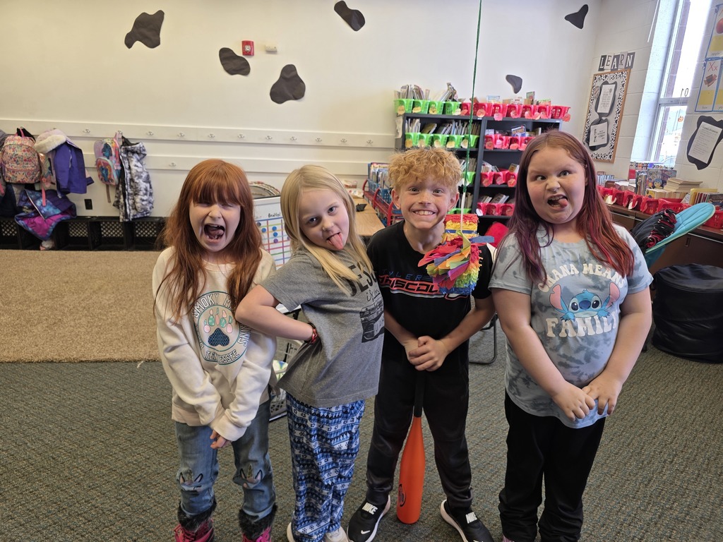 Mexico holiday traditions Christmas piñata