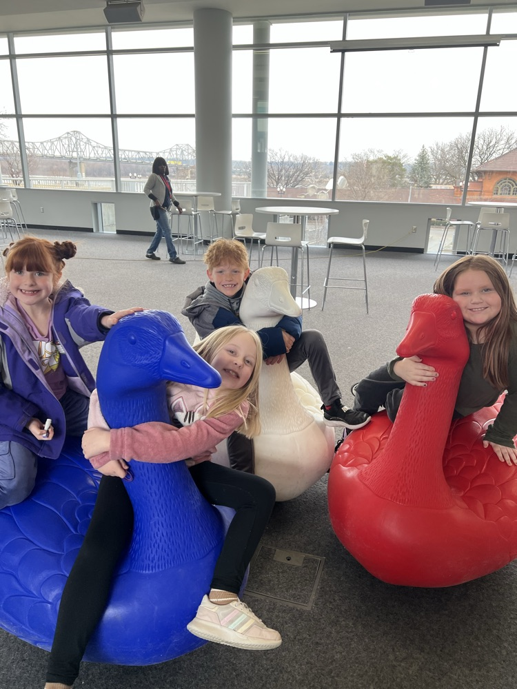 A little lobby fun ☺️