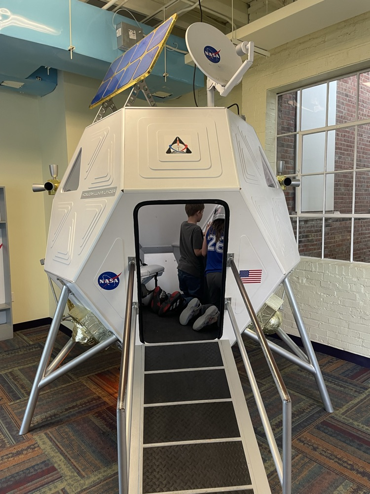 kids in spaceship