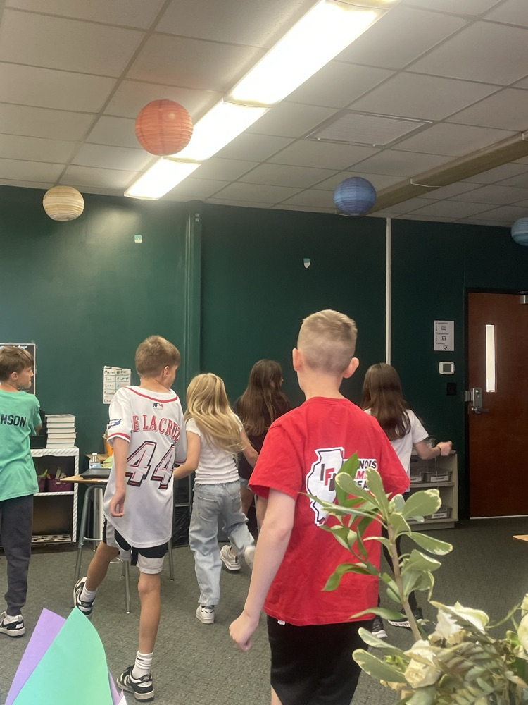 kids dancing