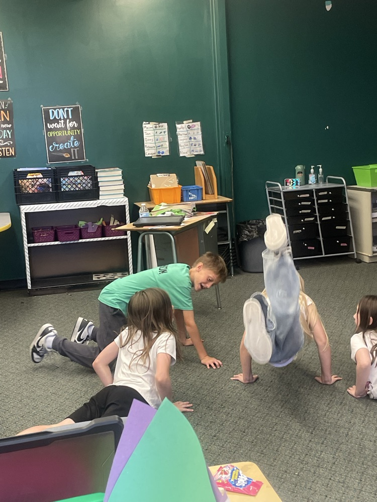 kids dancing