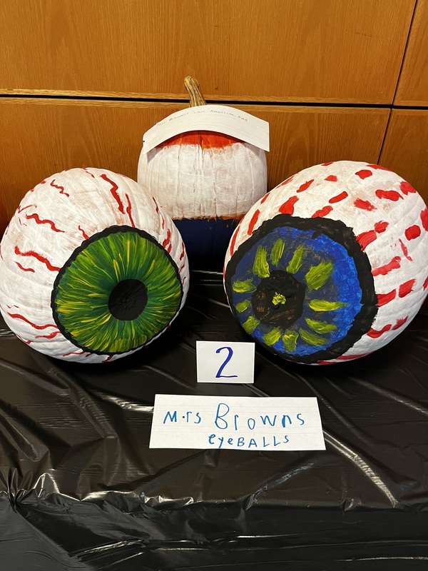 MS Pumpkin decorating, eye balls
