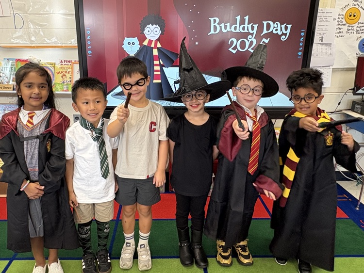 kids dressed as Harry Potter