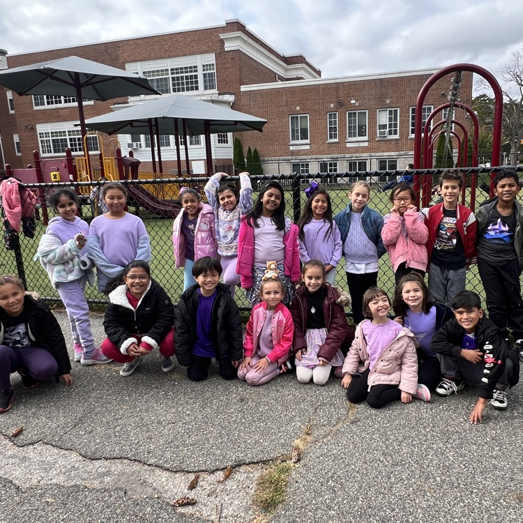 kids wearing different colors for spirit week