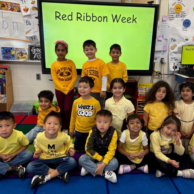 kids wearing different colors for spirit week