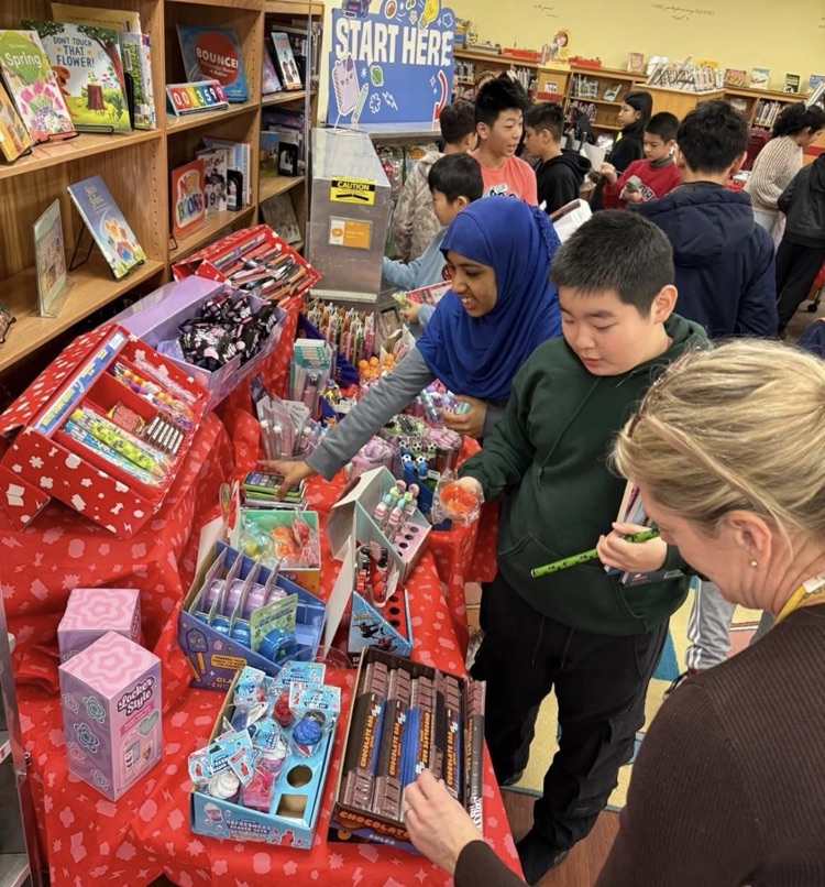 kids at book fair