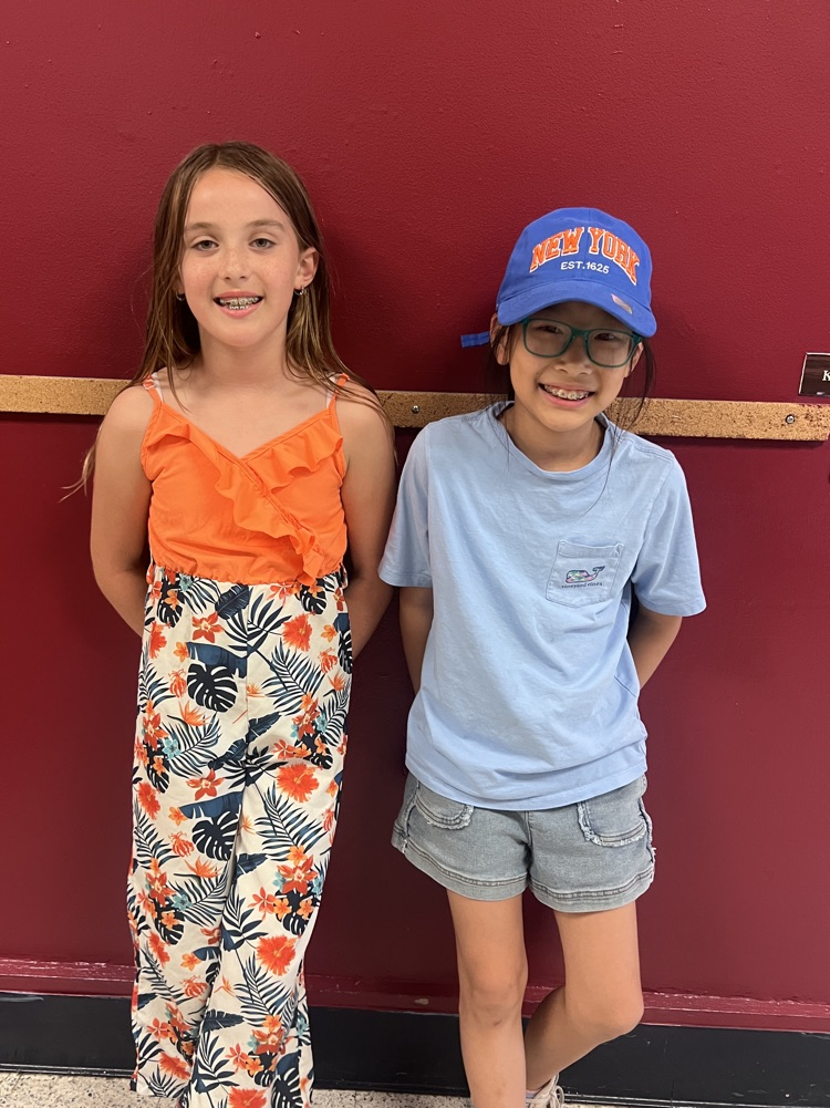 kids wearing Knicks clothing