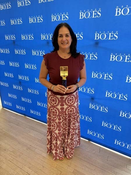 The district is proud to announce that New Hyde Park Road School Principal Denise Connolly has been recognized as a recipient of the Nassau Association of School Technologists Award. 