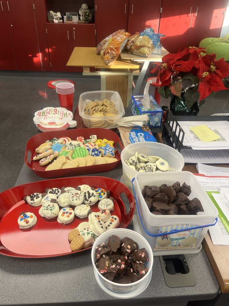 Nothing like a little sugar to help get the semester exams started. HAPPY HOLIDAYS!