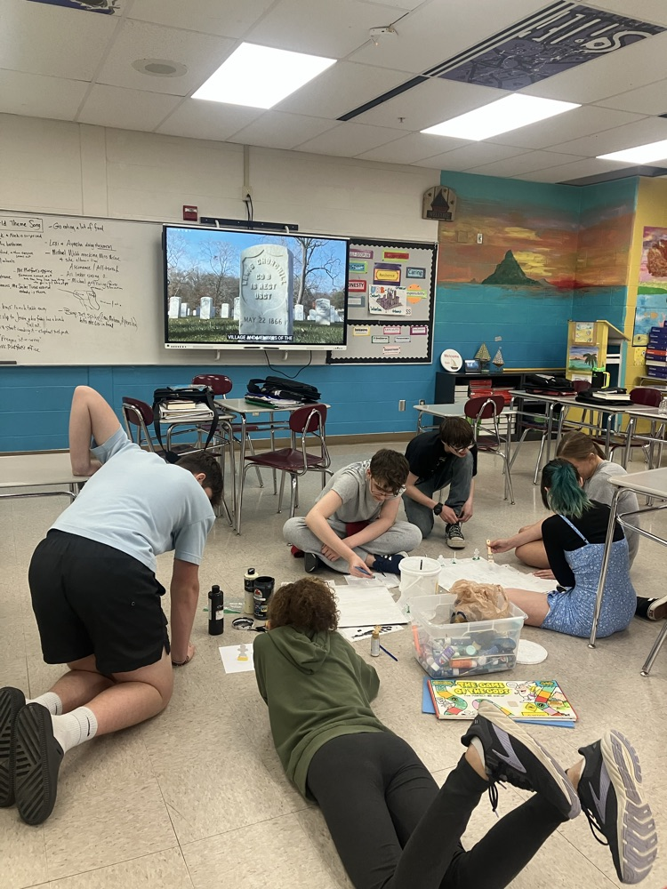 8th Graders making a Washington DC board game