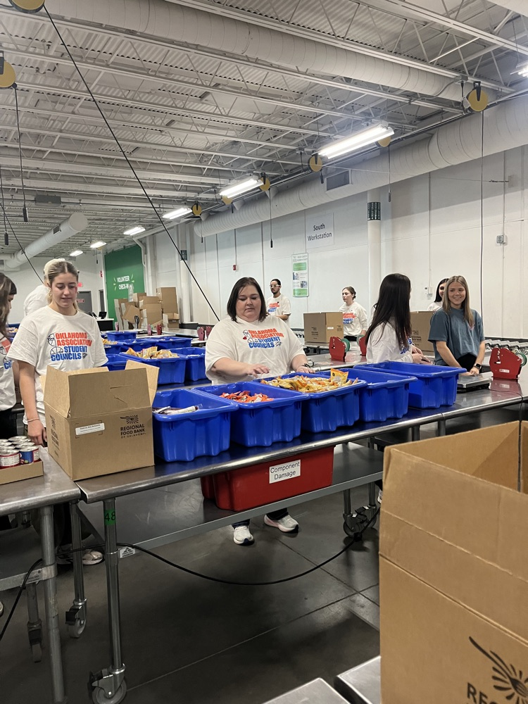 StuCo Thunder Days of Service