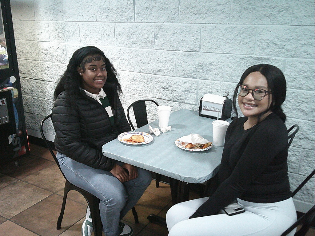 Girls at Pro Pizza 2