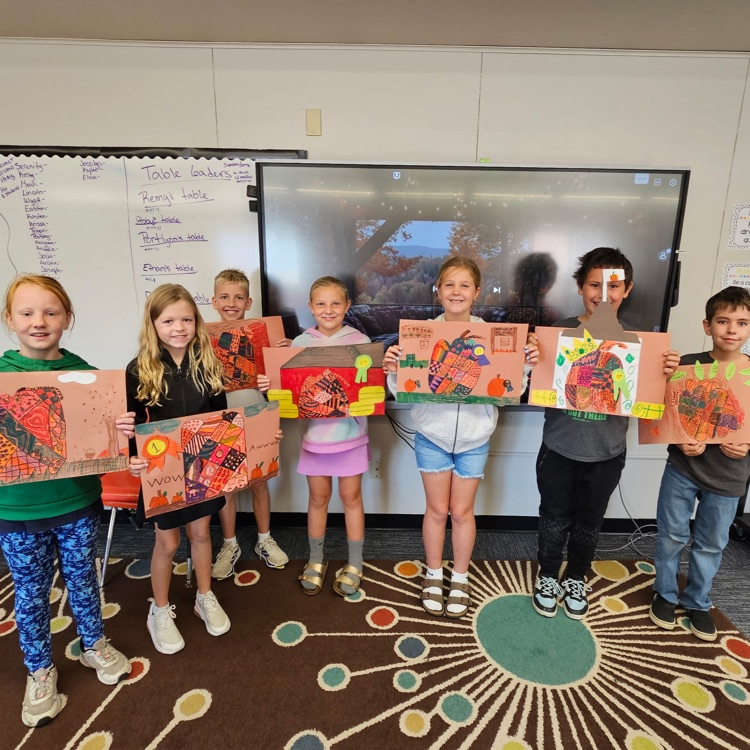 4th grade did a fantastic job on these Pumpkin Zentangles! 