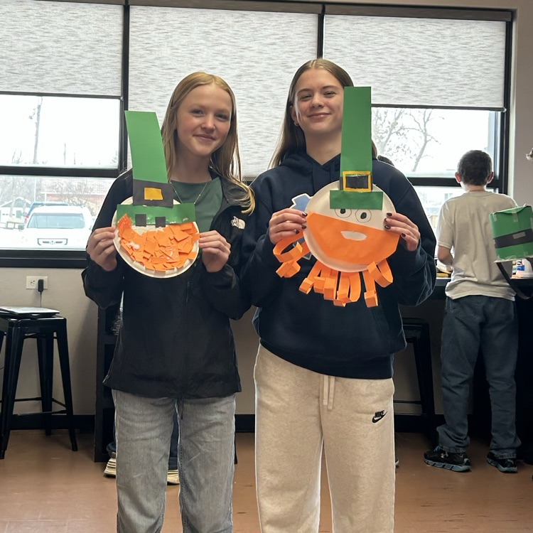 8th grade art day  in Mr D’s class for St. Paddy’s day. 