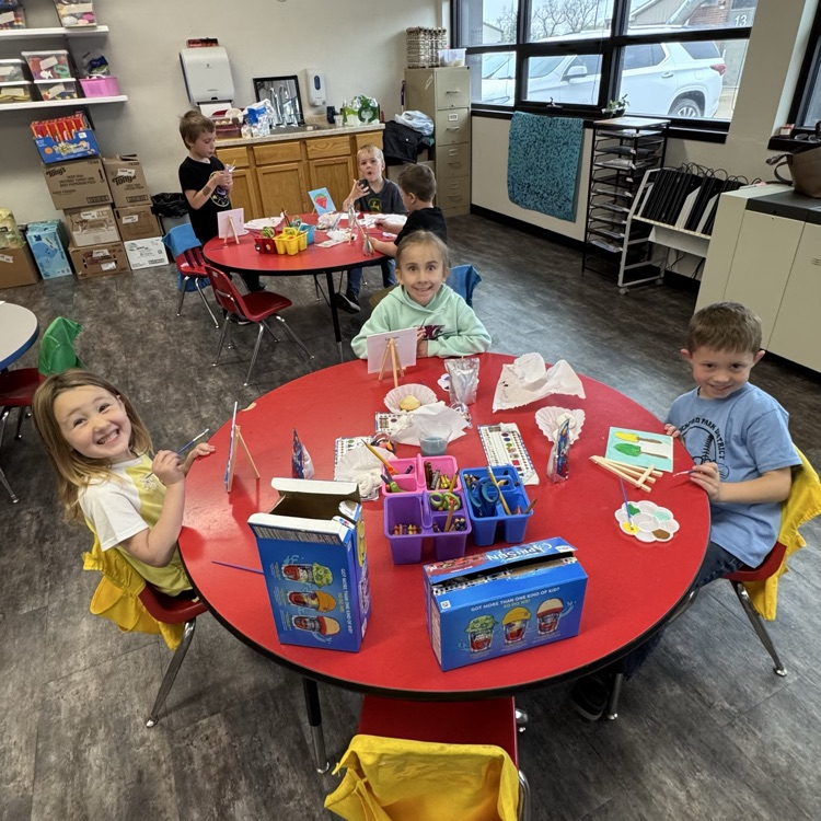 Kindergarten celebrated our last Monday with a “Paint and Sip” - they made some great paintings and enjoyed donuts, muffins and juice!