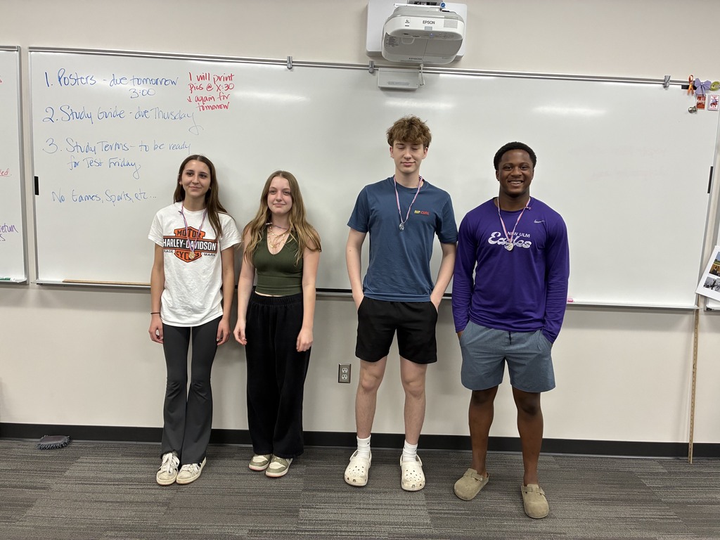 4 runner-up students pose for a picture. Names in post.