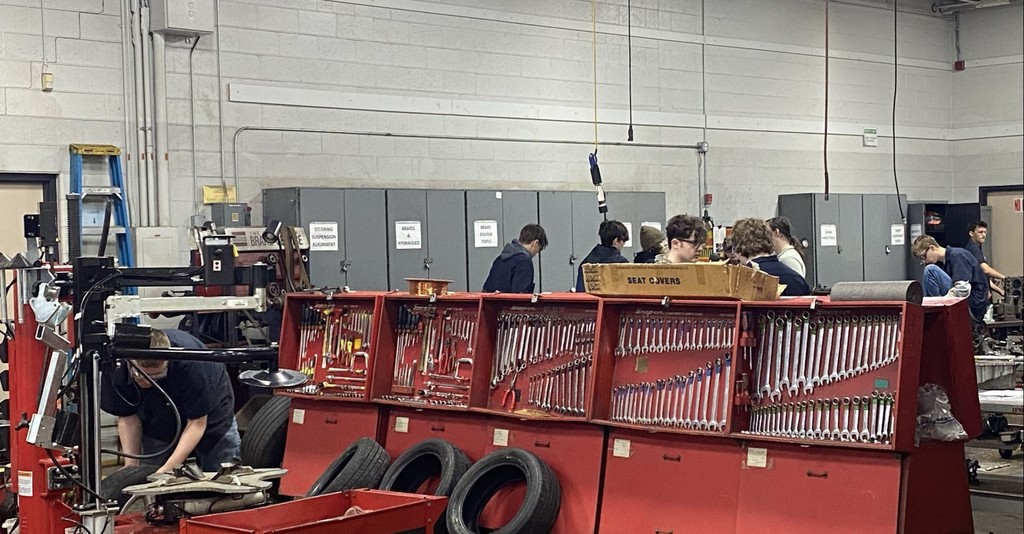 automotive students at work