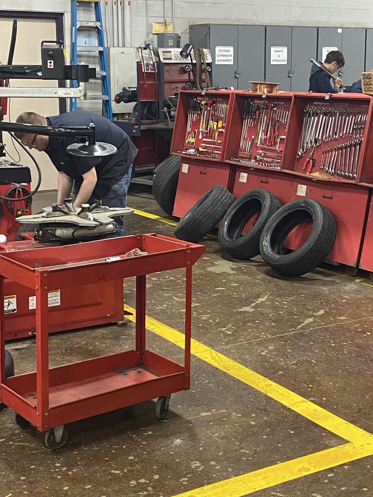 automotive students at work