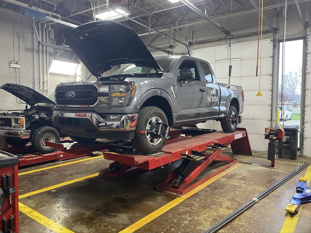 automotive students at work