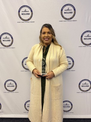 Linda getting an award.