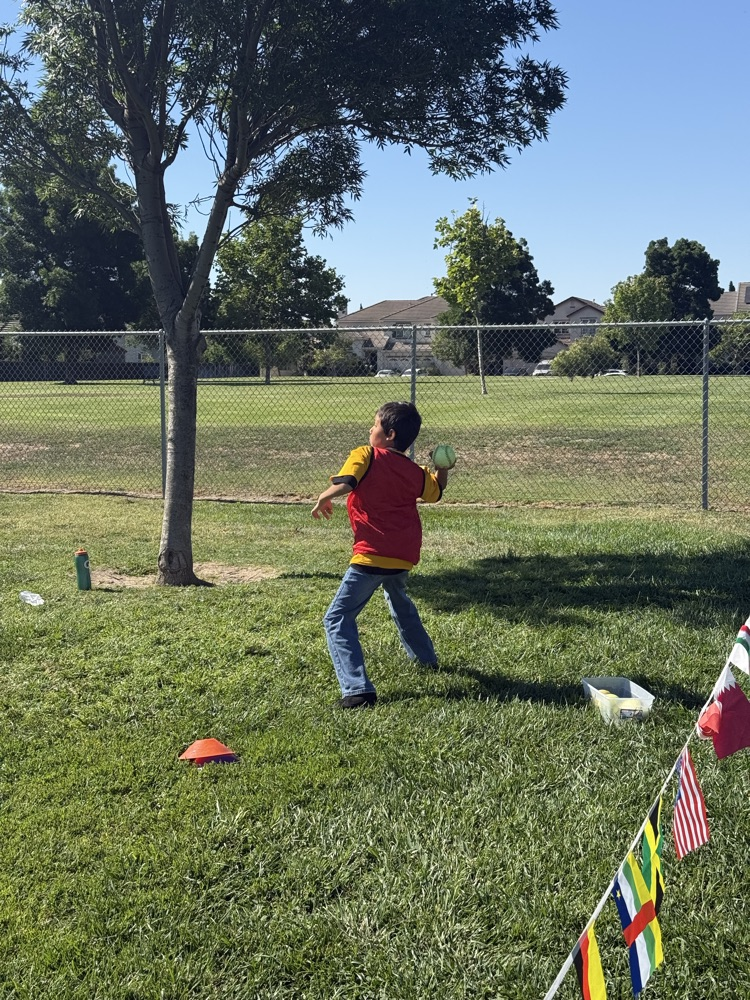 softball throw