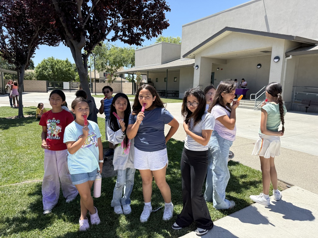 Students icecream award.