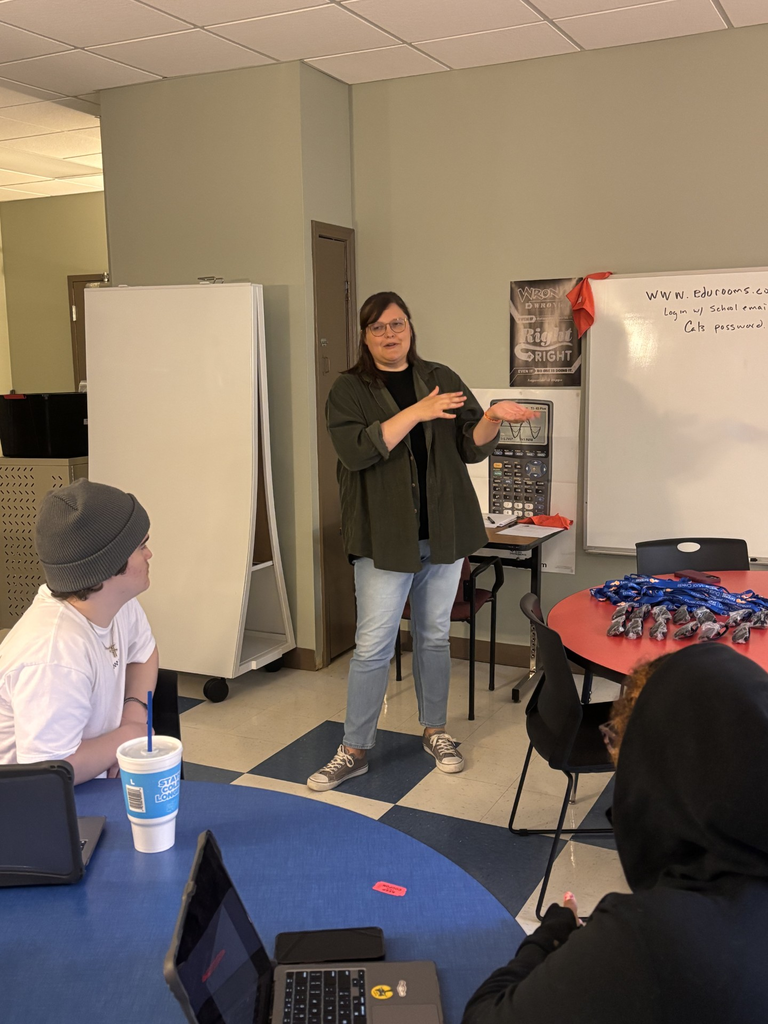 Kayla Blank speaks to NSOI students.