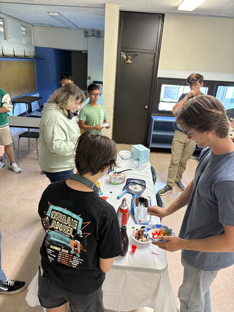 Ms. Greenwald's Family making sundaes