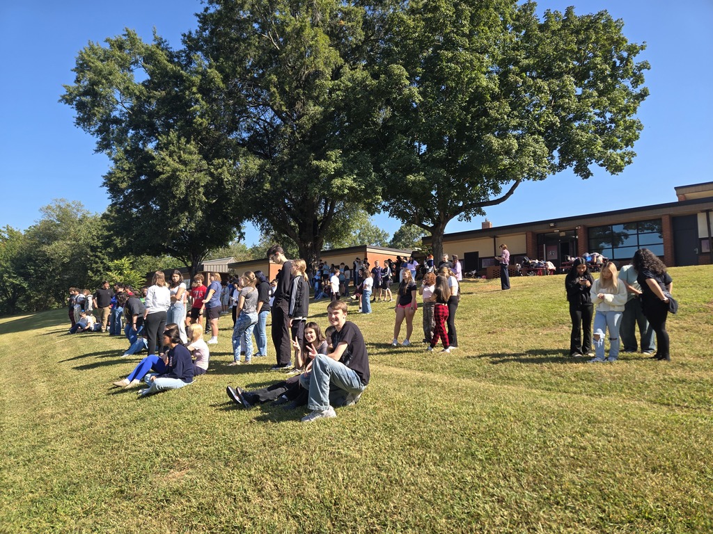 DHS students at Community