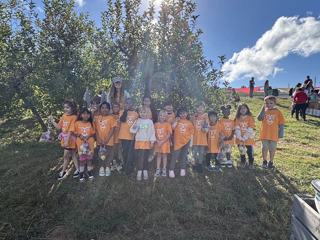 Mrs. King's class at Perry Lowe Orchard