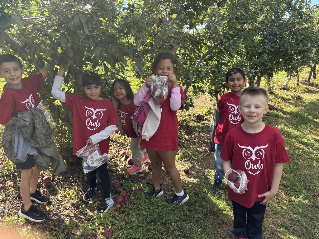 Mrs. Abernethy & Helton's classes at Perry Lowe Orchard