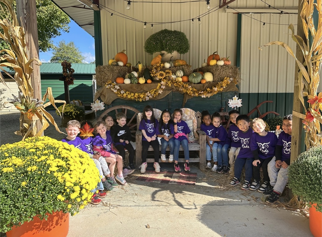 kinder field trip to Johnny Wilson Farm