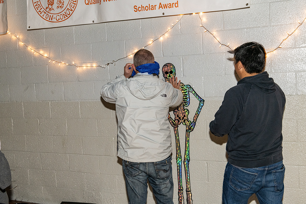 Pin the Head on the skeleton