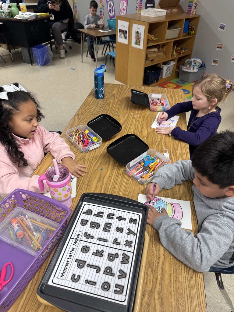 Mrs. Higdon's Kinders crafting