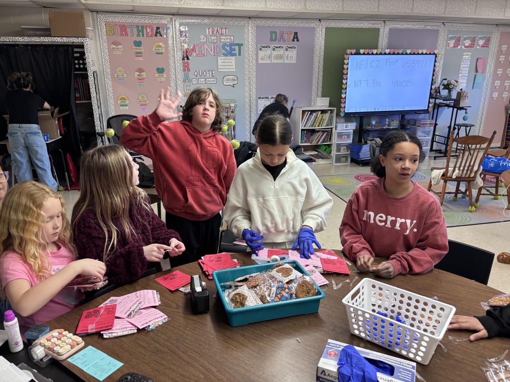 Student Council packaging Valentine Grams
