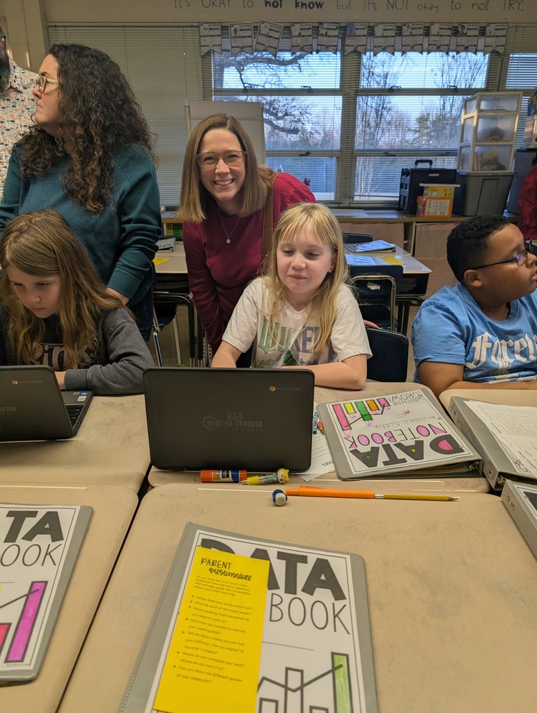 Ms. Yang's 4th graders worked hard to go over data and took ownership of their learning at Student-Led conferences! 