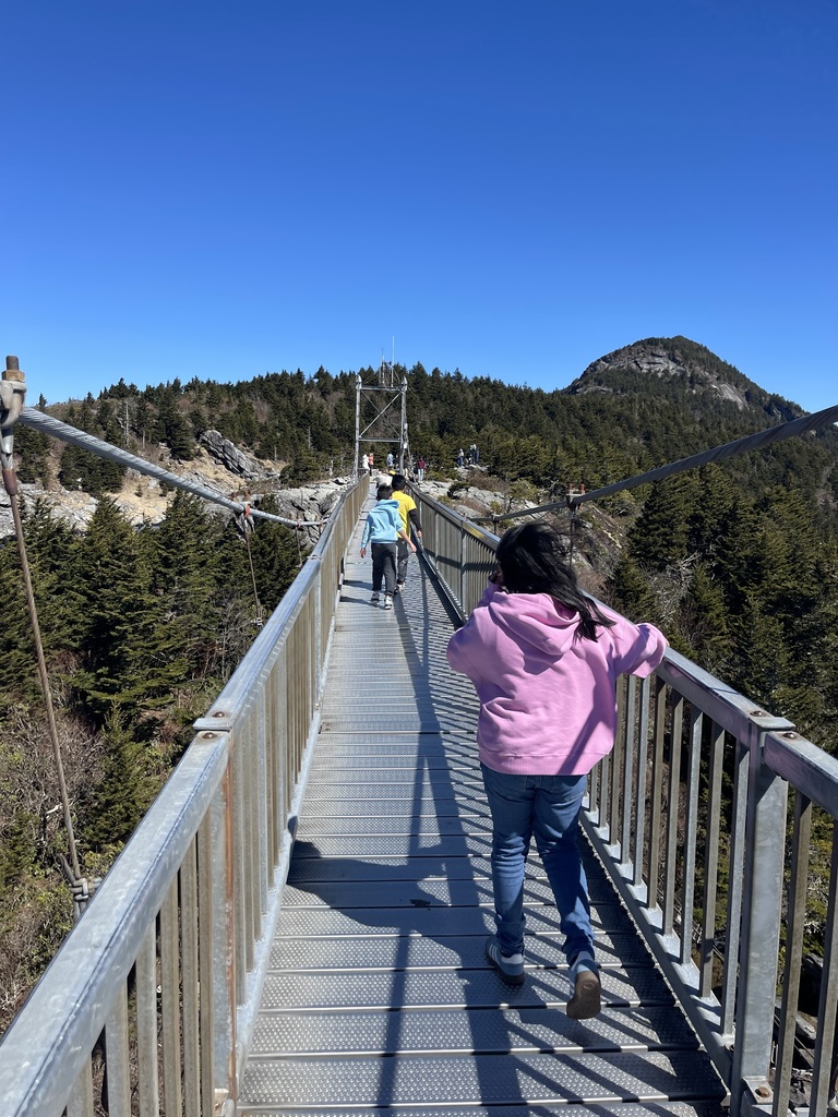 Monday was an unforgettable day for our 3rd graders as they traveled to Grandfather Mountain for an exciting field trip! ⛰️  Students had the opportunity to explore one of North Carolina’s most beautiful natural landmarks and take in the breathtaking views from the famous Mile High Swinging Bridge. For many students, it was their first time experiencing such incredible mountain scenery!  A big thank you to our teachers, staff, and parents who helped make this day possible! 💙