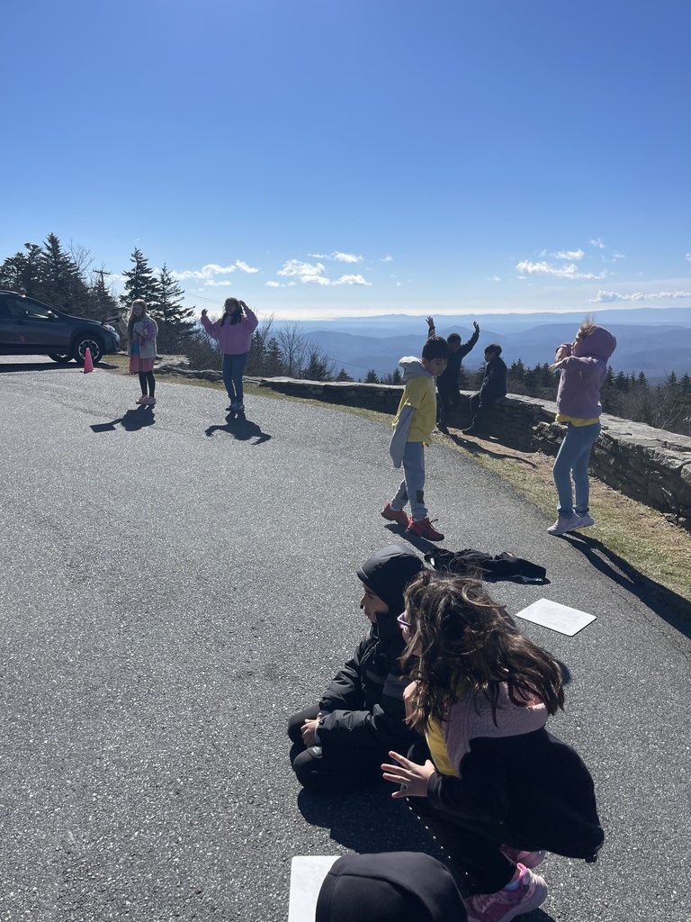 Monday was an unforgettable day for our 3rd graders as they traveled to Grandfather Mountain for an exciting field trip! ⛰️  Students had the opportunity to explore one of North Carolina’s most beautiful natural landmarks and take in the breathtaking views from the famous Mile High Swinging Bridge. For many students, it was their first time experiencing such incredible mountain scenery!  A big thank you to our teachers, staff, and parents who helped make this day possible! 💙