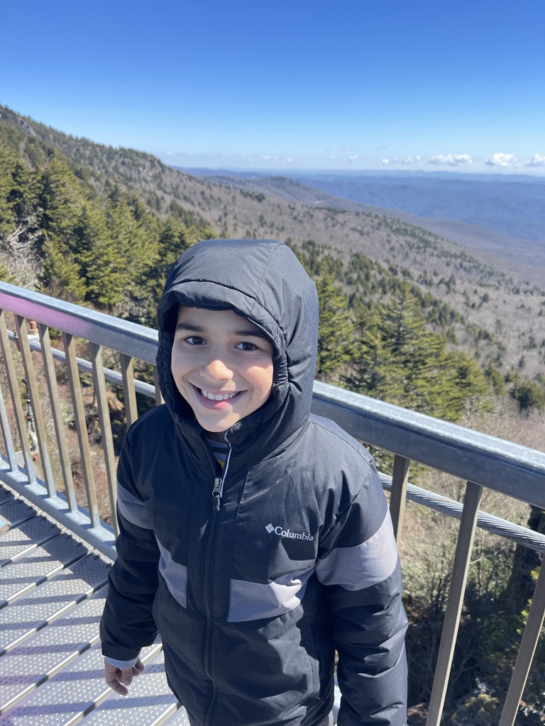 Monday was an unforgettable day for our 3rd graders as they traveled to Grandfather Mountain for an exciting field trip! ⛰️  Students had the opportunity to explore one of North Carolina’s most beautiful natural landmarks and take in the breathtaking views from the famous Mile High Swinging Bridge. For many students, it was their first time experiencing such incredible mountain scenery!  A big thank you to our teachers, staff, and parents who helped make this day possible! 💙